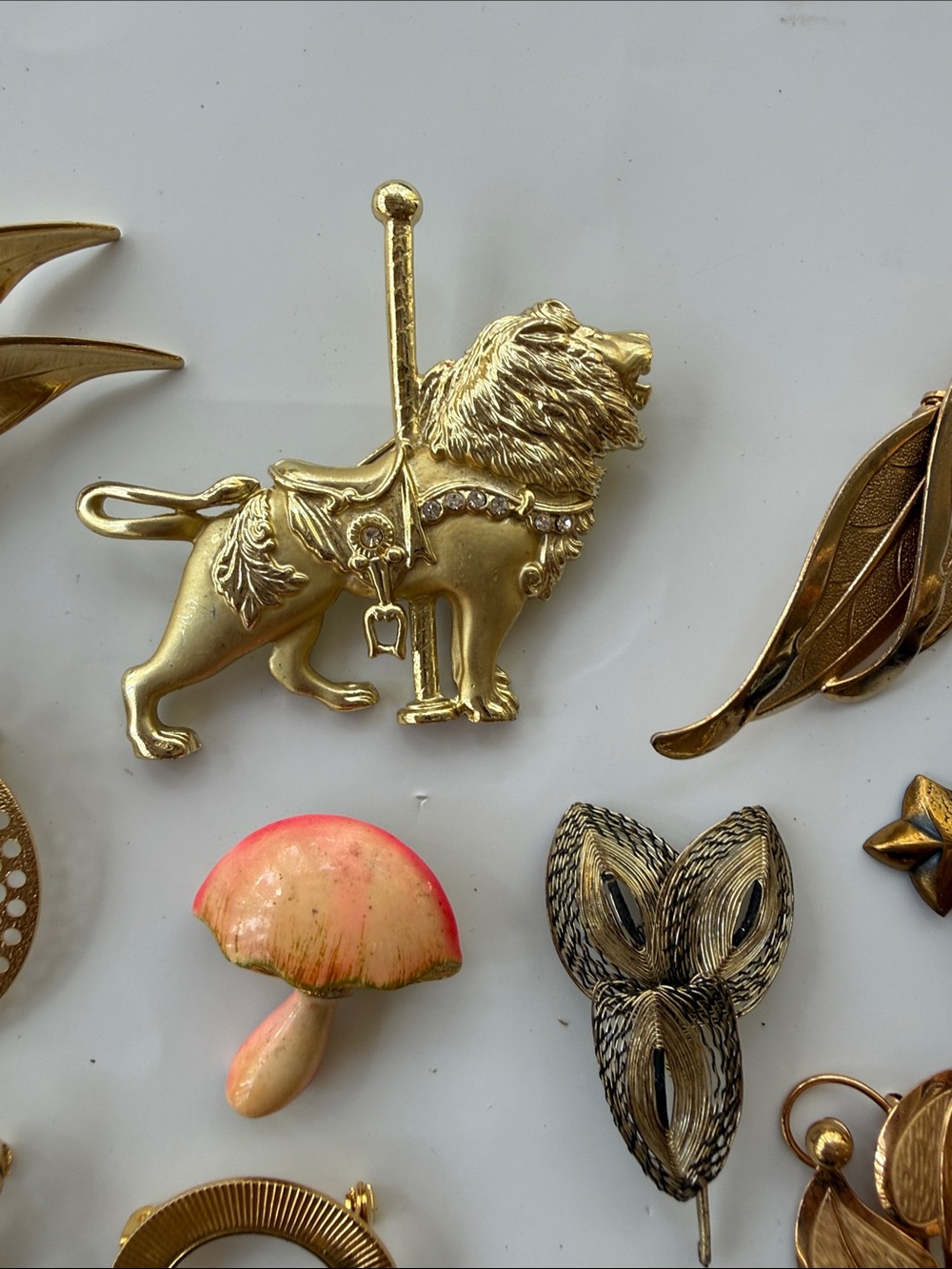 Vintage lot of 14 Assorted Gold Tone Enamel, Faux Pearls Brooch Pin Collection